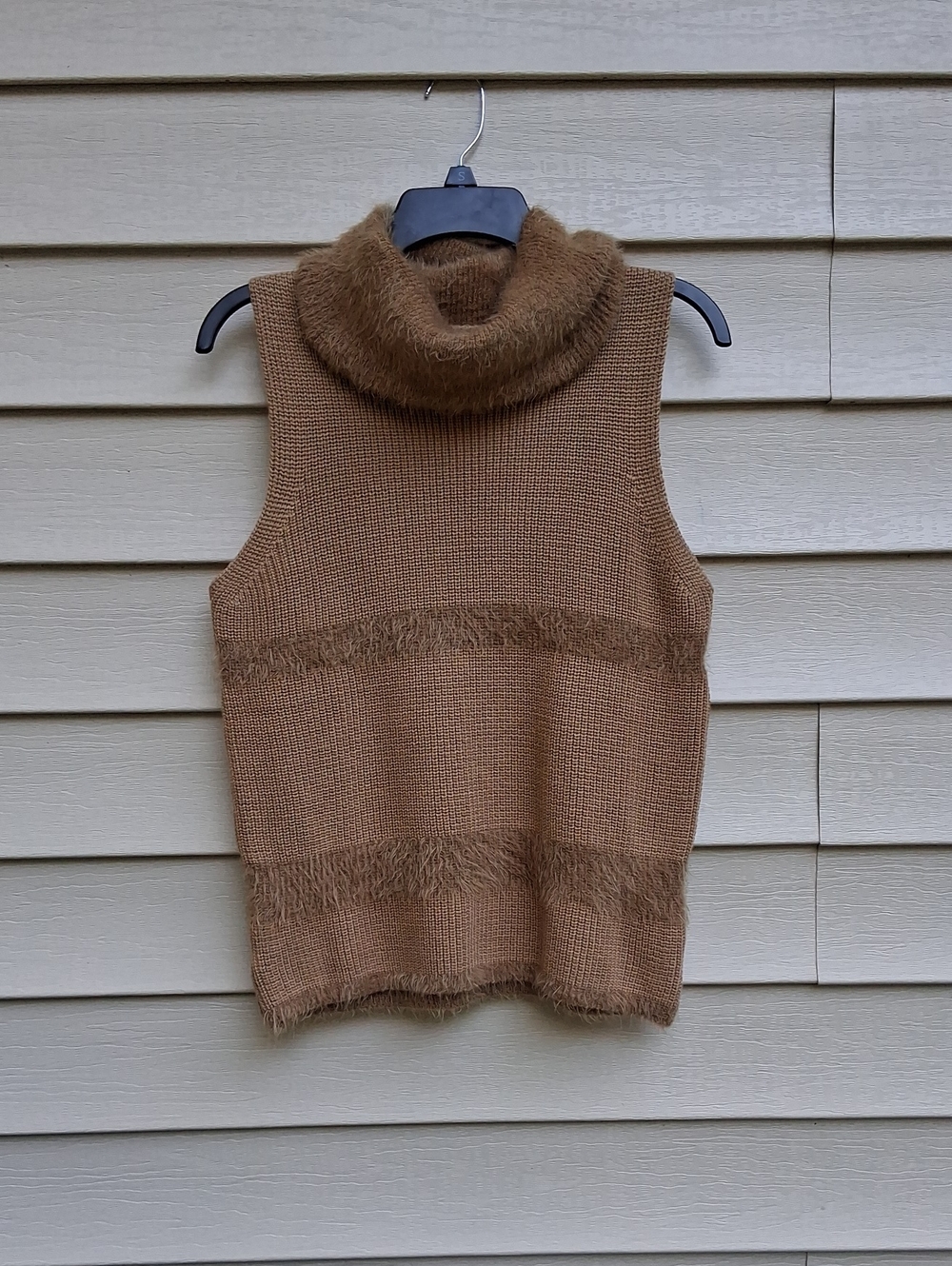 Sleeveless Faux-Fur Trim Turtleneck Sweater - Brown